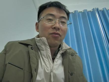 全班发奖状后,有人反对有人支持,我的观点是多方面看孩子的发展,奖状不是成绩好的唯一专属。哪怕成绩不好,热爱劳动他值得拥有一个奖状!#发奖状#老师