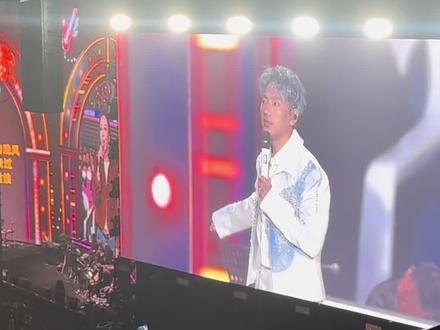 800公里只为你这"分币不掏"#海来阿木@付晓婷f306 《我在黑龙江等你》 付教授同台,没台上😂😂😂