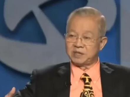 飞机依然是最安全的一种交通工具,只是因为事故生还率低,发生几率小,所以每次事故才会被大量报告,大家不要过于害怕#曾仕强教授 #飞机 #飞机坠毁 #认知