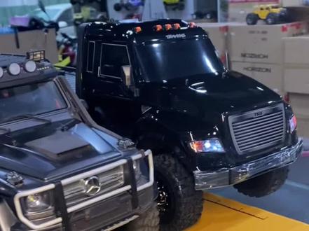 新老TRX6 6X6横向测评 TRX6奔驰G VS Traxxas hauler大平板 #遥控模型 #rc遥控车 #遥控模型 #顶尖rc俱乐部 #玩派