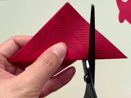 新年快到了,和孩子一起剪窗花吧,剪完贴家里满满的年味#窗花剪纸 #剪纸 #窗花 #儿童窗花剪纸 #亲子手工