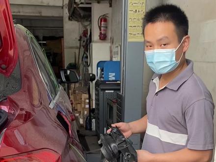 宝马油箱盖底座拆卸方法、及应急解锁办法 #宝马专修 #每天一个用车知识 #抖音记录修理工的日常 #厦门