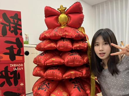 把这个氛围平安树往家里一摆,过年的氛围一下子就上来了~#叠叠树 #过年氛围提前搞起来了 #跨年