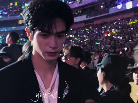 惊为天人的颜值
#宋威龙 #骄阳似我 #林屿森 #帅哥