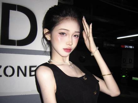 就这样大大方方的#把头发梳起来大大方方的 #反差 @忧郁小缘少