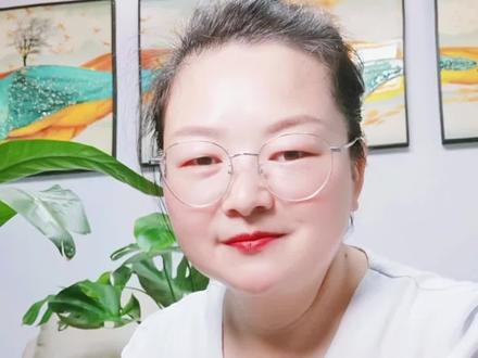 很多小伙伴问,开发票时可用发票额度为0,该怎么办?一般新办企业都会有相应的额度,那为什么开票额度会显示为0呢?这种情况一般是公司长期零申报的原因导致的。税局系统识别到,没有开票需求后,把开票额度调整为0。但我们现在有业务发生,需要开发票,该怎么办呢?
打开电脑——登录电子税务局——发票业务——蓝字发票开具——看到可用发票额度为0——点击去调整——新增申请——申请额度调整信息表中,红色星号项是必填项——申请调整额度类型是长期还是短期——输入有效期起止日期——申请调整额度金额——申请理由,我们可以填因业务发展需要调整额度。
附件资料也可以上传,如购销合同、固定资产情况表、其他佐证资料如收款回单等。
填写完毕,点击申请。
后台审核通过后,就可以看到开票额度,变成我们申请的额度,可以正常开发票啦。
#涨知识 #发票#开发票 #会计实操 @我要上热门 @DOU+小助手 @DOU+上热门 @志远说会计