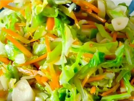 炒包菜#抖音美食 @抖音小助手