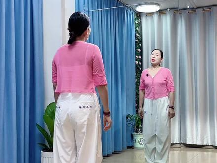 广场恰恰慢动作口令#不要在我寂寞的时候说爱我#适合零基础的舞蹈 #当初的爱情匆匆走过 #慢动作口令教程