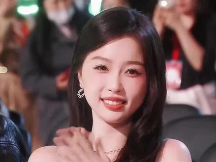 虞书欣练泰语忘词 反差萌太圈粉