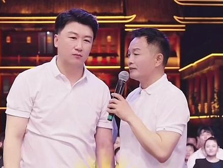敏健老师拼了,时隔多年,在#武文大舞台 上再秀舞姿,搞笑不减当年#活动现场 #泰裤辣 #现场直击 #一起跳舞
