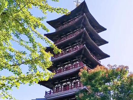 华严塔在吴江松陵镇东门外的垂虹桥遗址公园中是原华严讲寺的重要组成