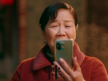 人在他乡,远隔千里,但亲情依然紧紧相连。爱,融入点滴,爱,一直都在!(微短剧作者 @第二信号)