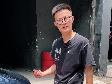 保时捷原厂三段式尾翼,买着贵用着便宜!#保时捷改装 #帕拉梅拉