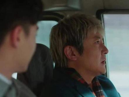 熬20年终逆袭!宋宁峰凭《老舅》小跟班,彻底火出圈#好剧推荐 #老舅 #娱乐圈