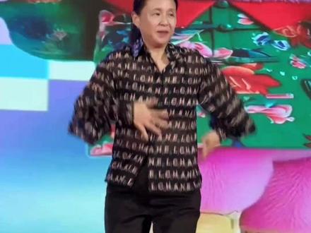 龙丹妮搞这么多选秀是不是因为自己喜欢唱跳 #哇唧唧哇 #龙丹妮 #廖俊涛 #周震南