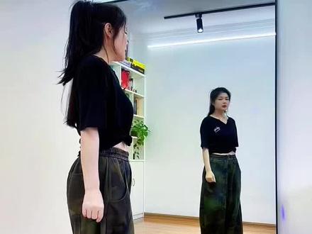 口令完整版《深爱过的人怎么放手》 #口令版教学 深爱过的人怎么放手分解教程来咯#最潮广场舞 #简单易学 #零基础学舞蹈 #喜欢跳舞的一起来 @陈陈 🐰