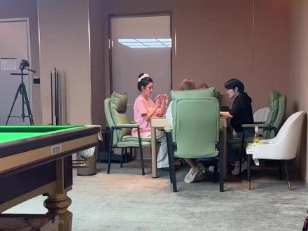 奥奥超子赵汝亮在台球 嫂子们玩上了 哈哈#张智超小奥奥 #张智超 #小奥奥 #赵汝亮