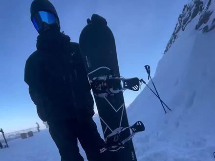 在阿勒泰滑雪,一万可以在这个雪场玩整个雪季吃住行玩全包#滑雪#阿勒泰#新疆#滑雪场#滑雪女孩