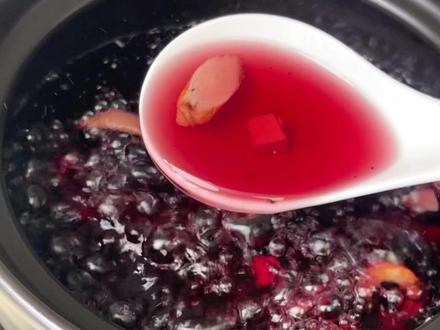 这就是我瘦了20斤的秘诀,一碗汤喝出易 瘦体质,第一步先排 淤,姐妹们,别再为赘肉烦恼了,这碗汤赶紧安排起来喽 坚持喝身体都轻 盈了#养生茶 #黄芪#食疗