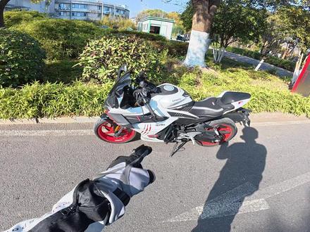 还是不知道摩托车档位怎么选择吗?一个教会你。 新手摩托车档位不知道怎么选择,看我我这个视频,无论任何排量全都可以适用。别再听信别的博主讲的公式化答案!#新手摩托车教学 #摩托车教学 #档位操作 #张雪
