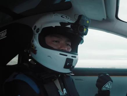 漂移大片!新一代小米SU7崇礼冰雪漂移,操控稳到飞起,网友直呼太帅了!#小米新一代SU7崇礼漂移