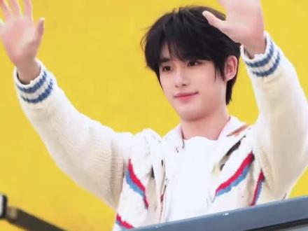 丁程鑫粉丝: 我们去年就有点不舒服了 #丁程鑫 #时代少年团 #hi6应援 #王鹤棣 #你好星期六