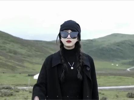 剪辑必学四大功能之蒙版功能 多希望我只是个孩子,给颗糖就笑,摔倒了就哭,不用伪装,不用压抑自己的心情#剪辑教程 #爱本身没有那么复杂 #爱像镜子里自己的脸 #蒙版 #剪映