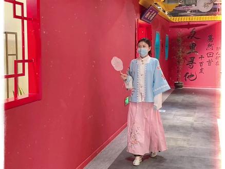 这么热的天,拿着扇子的同袍们应该如何行礼呢?#汉服 #国风 #礼仪 #文化遛娃诗光里