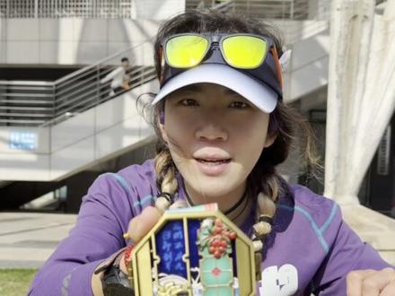 惠州马拉松完赛包和奖牌!拿下,完美收官 #惠州马拉松 #2025惠州马拉松 #跑步 #马拉松奖牌 #先跑再说