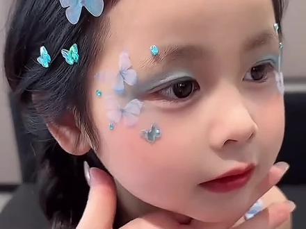 女儿再不打扮就长大了,一年一次的六一就要美美哒!#儿童妆容舞台妆 #儿童简单好看妆容 #六一儿童节发型 #儿童礼物