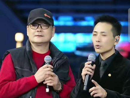 图图的榜一大哥带着女儿和彩礼来了,精彩分享@索图 @索图(小号) @斯琴高丽 @歌手吴琼(老人与海原唱)¹⁰⁸ @满仓(大陕北)👑 #快来围观 #实力派歌手 #明星 #歌手