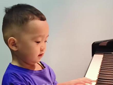 原谅我这一生不羁放纵爱自由……欧耶✌🏻!!!#钢琴 #萌娃日常 #音乐