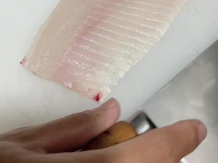 赤眼也叫红眼鱼,肉质吃起来比较爽口,清甜。#鱼生片 #今日分享