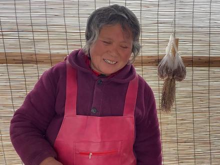 这才是真正的纯绿豆丸子,你们吃过吗? #抖音美食创作人 #美食趣胃计划 @抖音小助手