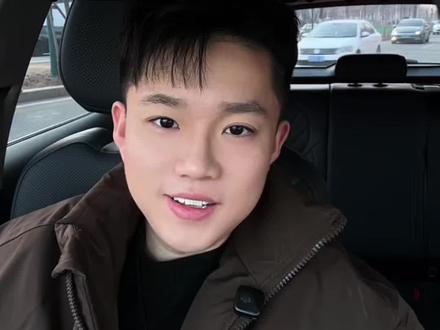 看完视频很有感触 纯发表一下个人想法🫣
#就想说点大实话 #为每一种未来 #婚礼主持人 #固始新娘跟妆 #马年一起Prada啪哒