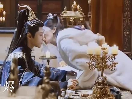 如果可以一开始直接把邪骨拿出来,澹台烬和黎苏苏的故事会不会不一样呢!
今天天气不错,很适合看亲亲抱抱举高高!
希望我们拥有足够柔软的心,持续感受每一份感情背后的真心,无论何时,仍旧拥有被爱打动的能力。
#罗云熙 #长月烬明 #玥烬情苏 #白鹿 #长月烬明花絮