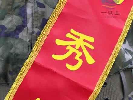 新兵第一次实弹射击打出50环,以后想要成为一名狙击手 (来源:浙江武警)#新兵 #训练 #狙击手