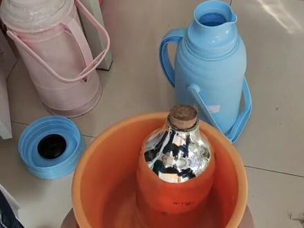 暖壶盖打不开了怎么办?!
不急,离线等。