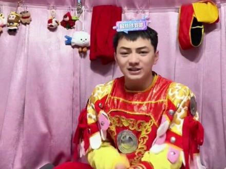 雪饼猴带伤演出的一天给大家报平安#雪饼猴 #王铁柱 #雪饼猴王铁柱 #雪饼猴王铁柱伤势 #抖音小助手 @王铁柱(雪饼猴🐒)