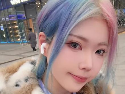 超简单!手残也能自制的岳明辉同款炫彩鹦鹉头假发过程! #岳明辉 #岳岳pinkray #ONER #假发