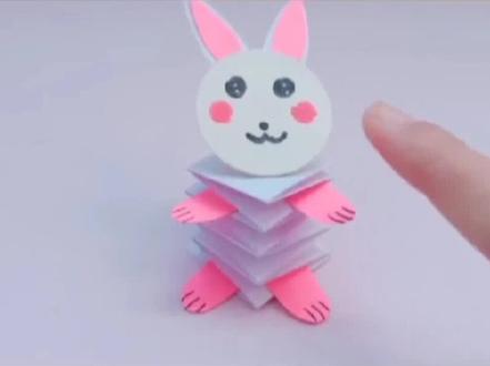 #儿童手工 #手工教程 #亲子教育 #亲子手工 #折纸 听完了《逃家小兔》的故事,一起与爸爸妈妈做可爱的弹簧小兔吧😘