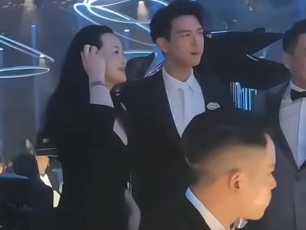 #咏梅 快乐的秘诀 就是停止胡思乱想#咏梅气质 #水瓶座