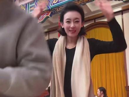 #侯宇@坤生王子@魏小米儿@王若丁组队啦!一人一句戏腔,国粹DNA狠狠动了🎶#青年戏曲传播者 #弘扬戏曲文化 #戏腔 #国风 大年初五下午长安大戏院侯宇《对花枪》即将上演