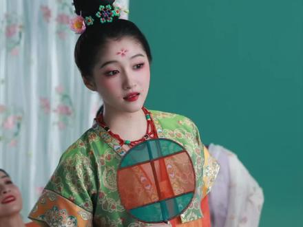 关晓彤身穿汉服亮相河南春晚!汉服真的可以提升气质和颜值! #河南春晚 #关晓彤#传统文化#汉服#文化输出