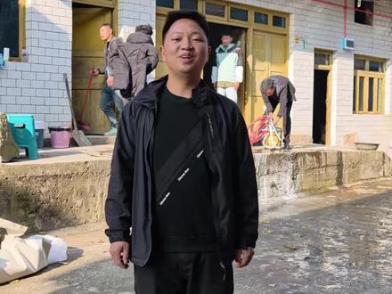 刀疤哥老房子漏水问题明天就可以做好啦,#刀疤哥 #荒野刀疤哥 #抖音推广 #热门#毕节水电小吴睿 一起的伙伴很给力@脱颖哥(爱心活动)@装修老王(云麓)