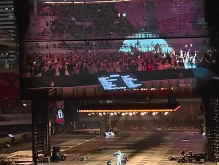 薛之谦现场教学 万兽之王点歌 下雨了#薛之谦万兽之王巡回演唱 #2026演唱会打卡