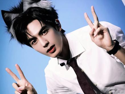 很幸运能参加你的出道十周年 2902天的喜欢与思念在此刻!
#宋威龙 #宋威龙见面会 #演唱会 #骄阳似我 #林屿森