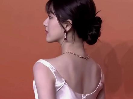 赵露思的商业潜力与闲鱼理念碰撞出新火花#赵露思 #娱乐