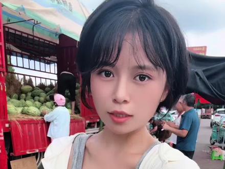 佳哥卖瓜记!#卡车女司机 #日常vlog