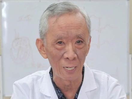 无论你是一名医者,还是医学路上的新手,切要记住患者不仅需要你的医术,更需要你谨守医德,不可忘记,对待病人以诚相待,真诚守信,不是亲人胜似亲人#心血管高克俭主任 #名老中医高克俭 #心脏病 #冠心病 #中医